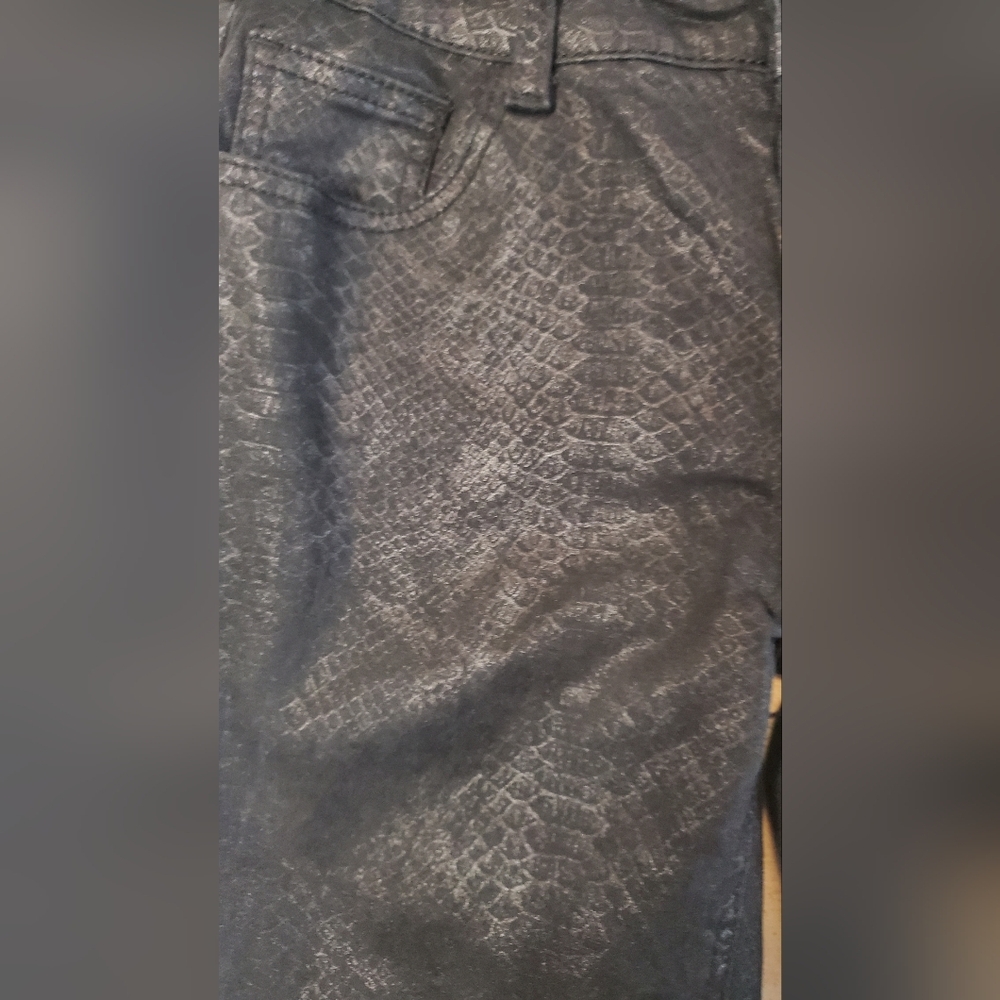2B Bebe Black Velvet Skinny Pants Animal Print Size:29  High Waist  Ankle-length - Picture 7 of 8